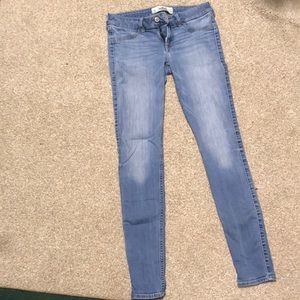 Light wash skinny jeans